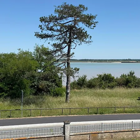 Maison De Vue - Piscine - 8 Personnes Hébergement de vacances *